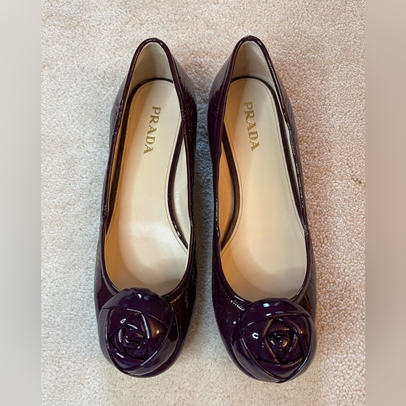 BRAND NEW Prada patent leather flats - Picture 2 of 9